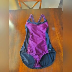 Speedo One Piece Womens Swimsuit Size Large; purple/black